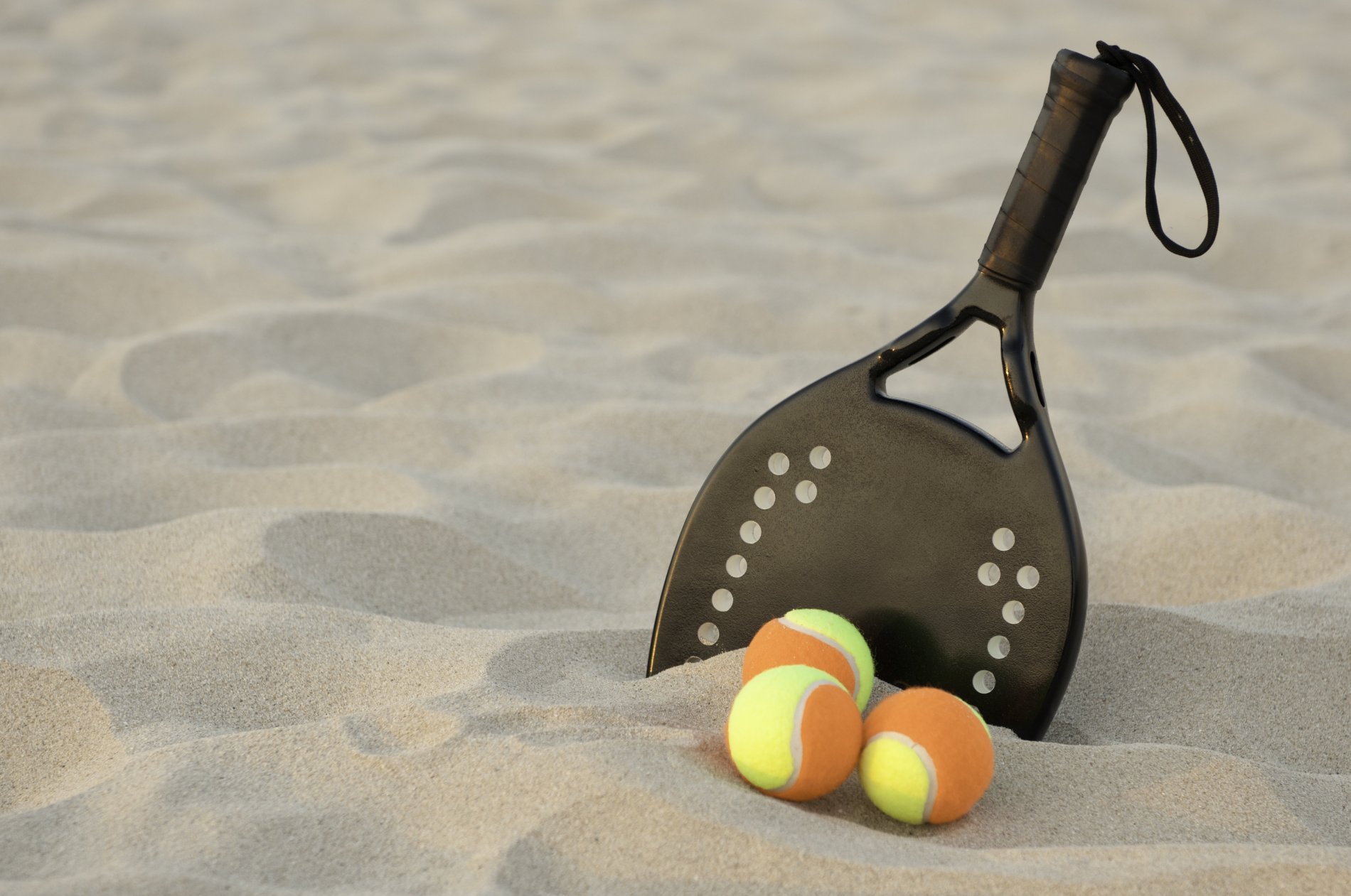 Beach tennis