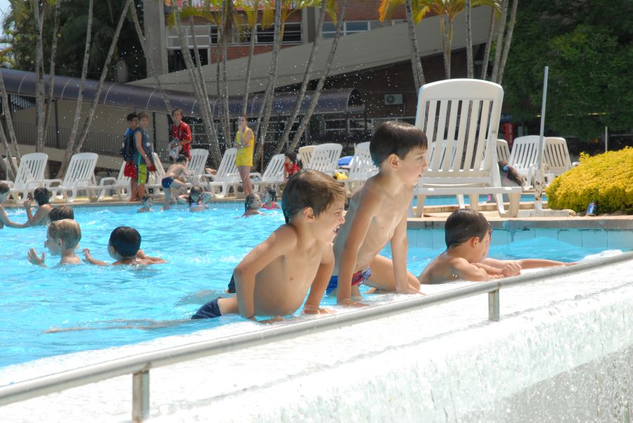 Sogipa: Atividades do Mexe Sogipa movimenta sábado de sol nas piscinas do  clube