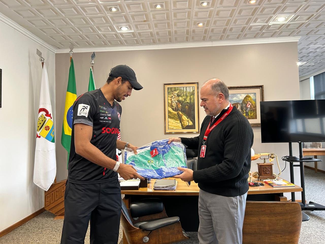 Sogipa homenageia Almir J�nior ap�s ouro no Pan-Americano e classifica��o para Lima 2027