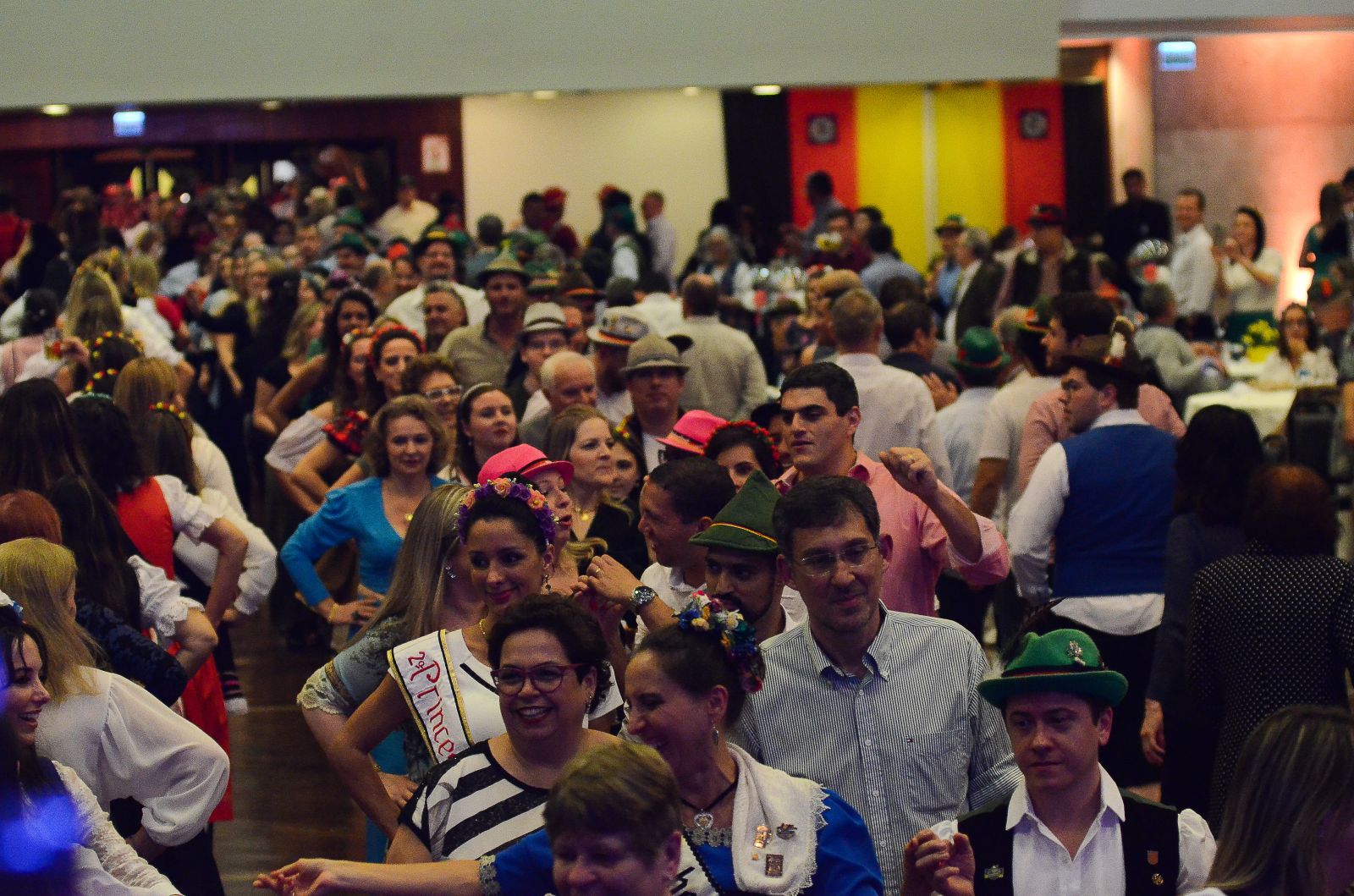 Freibier, landestypisches Essen und jede Menge Spaß auf der Tanzfläche sind die Attraktionen des Oktoberfest-Eröffnungsballs.  Einladungen im Verkauf bis Samstag 12 Uhr |  Nachricht