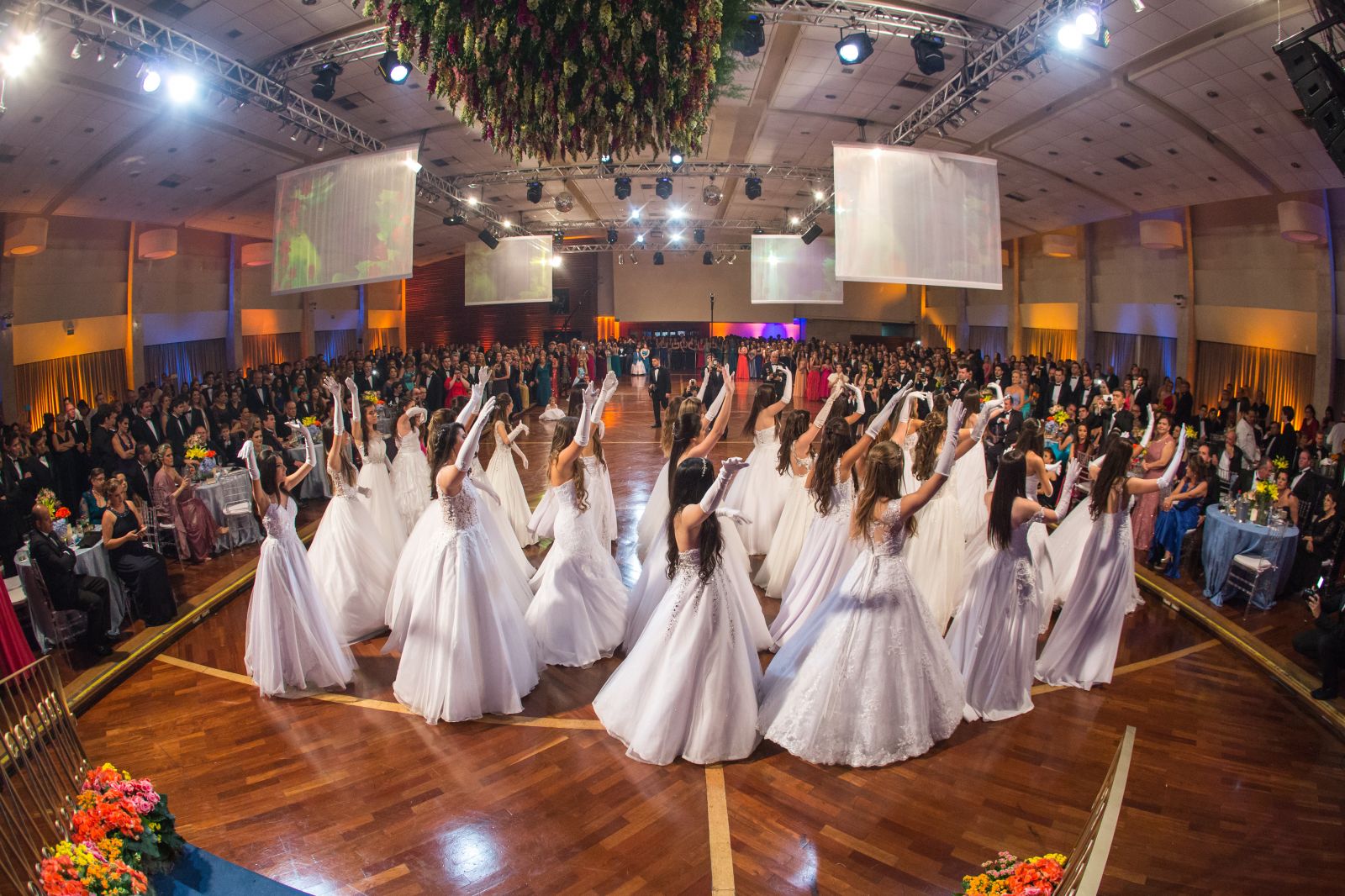 Debut Sogipa é Baile de Debutantes