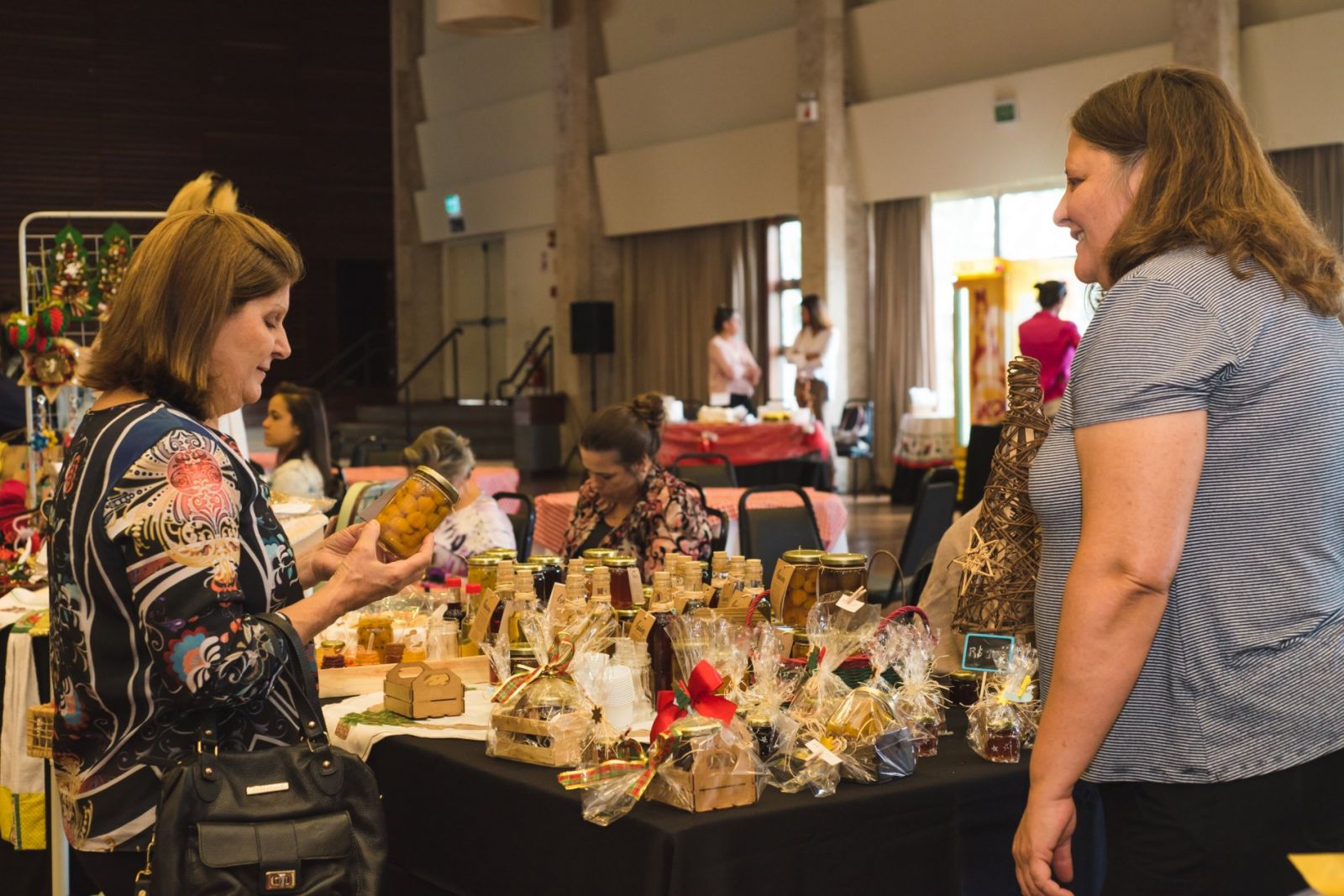 Sogipa: Bazar de Natal da Sogipa inicia-se nesta sexta-feira (26/11).  Evento oferece grande variedade de produtos artesanais