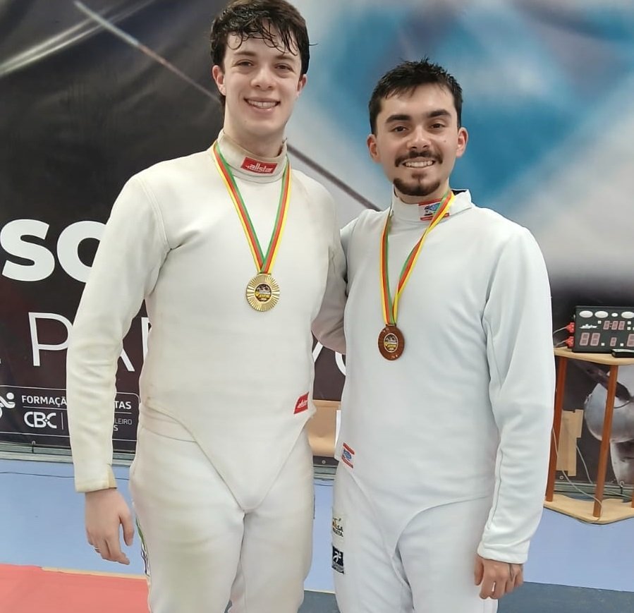 Sogipa conquista ouro e bronze no Campeonato Estadual Juvenil de Esgrima