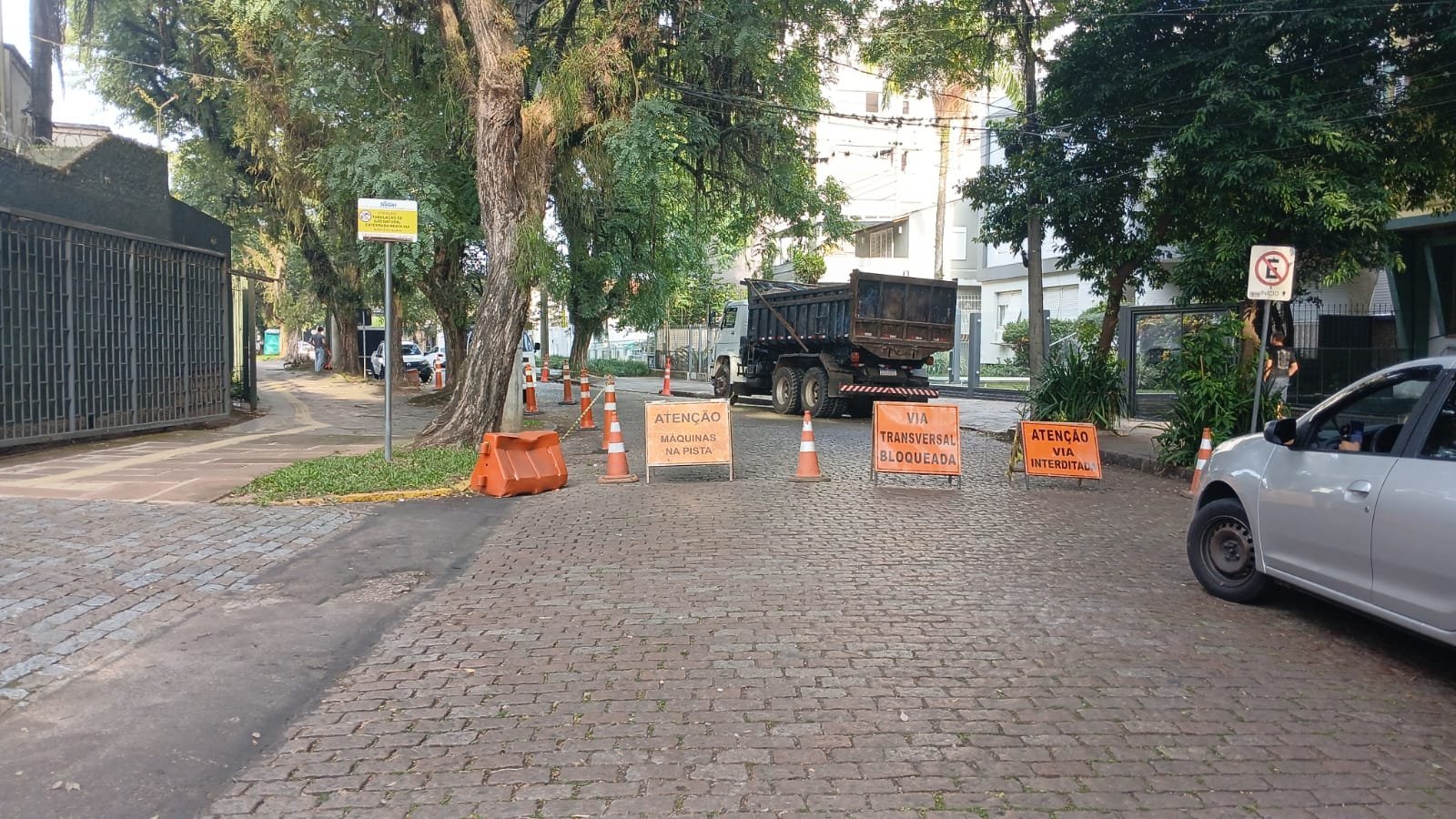 Obras na Dona Leopoldina alteram acesso ao estacionamento da Sogipa