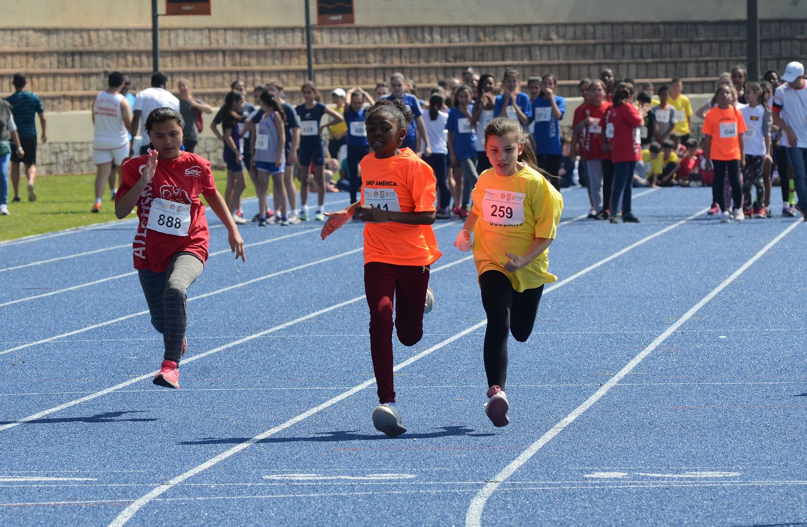 Em parceria com Rotary So Joo, Sogipa realiza Torneio Escolar de Atletismo. A competio visa encontrar novos talentos
