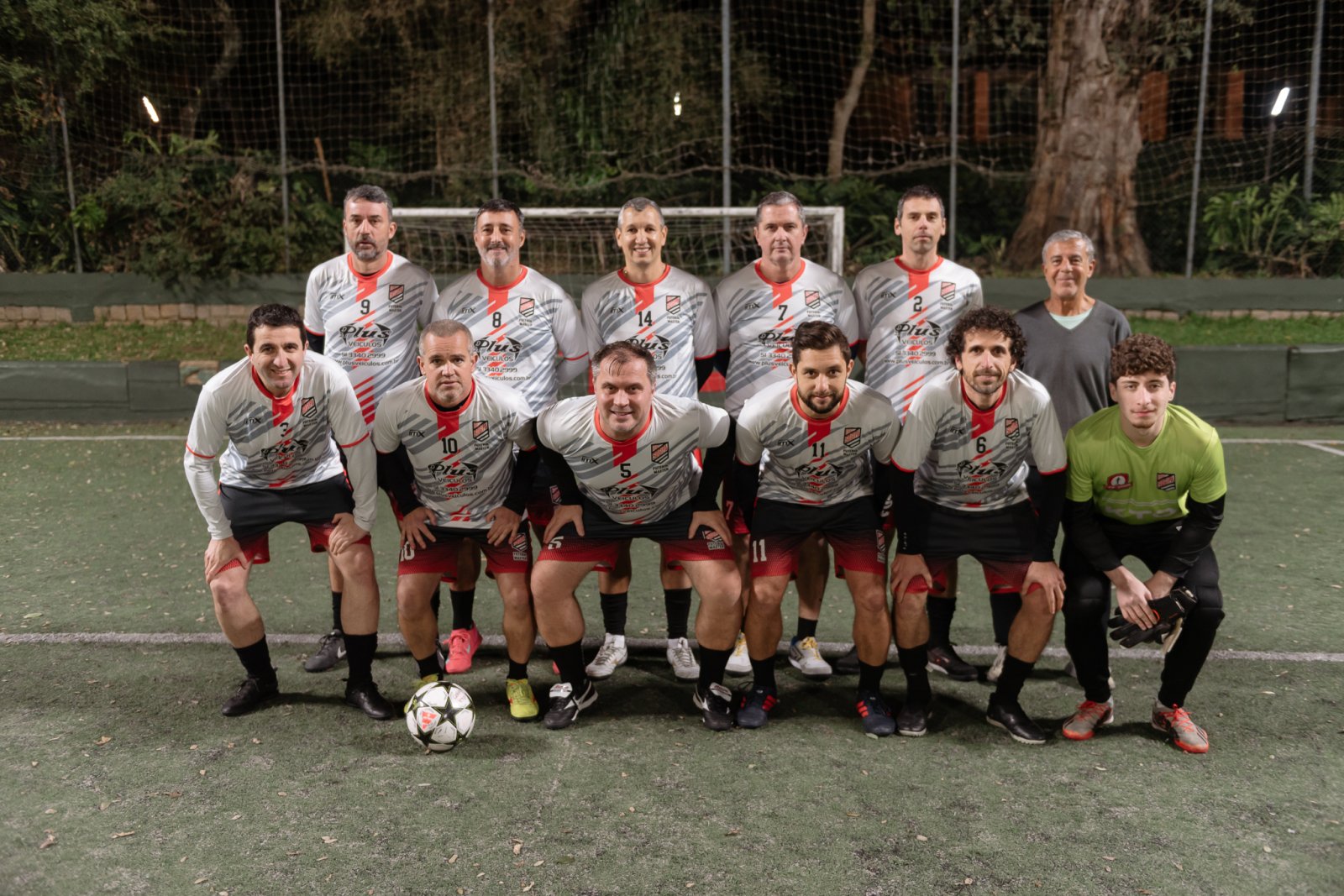 Equipe de futebol master da Sogipa retoma atividades com vitria expressiva