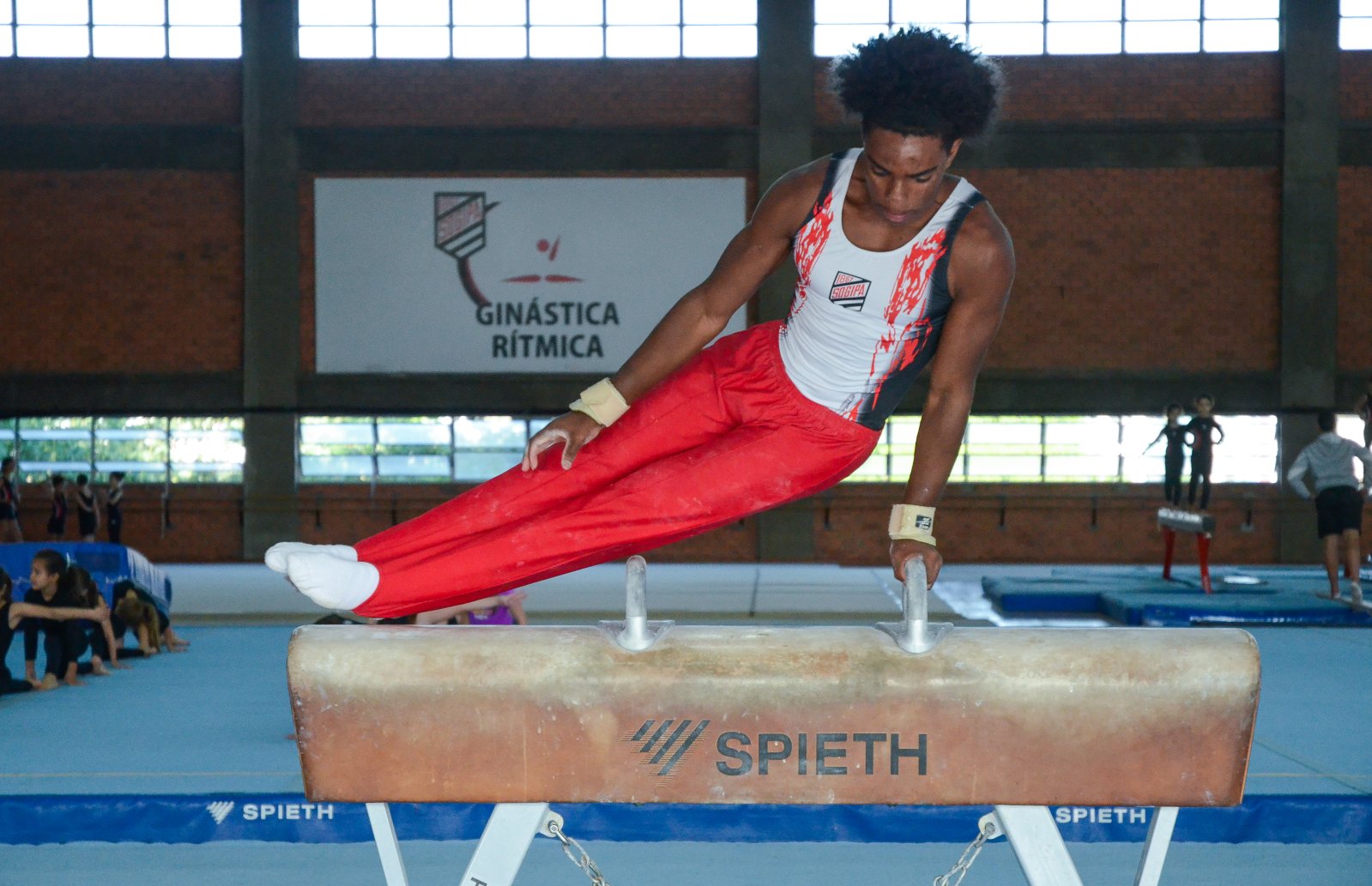 Clube recebe a 4 edio do Trofu Sogipa de Ginstica Artstica